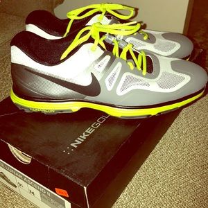 NIKE men's golf shoes. Size 9.5. NWT